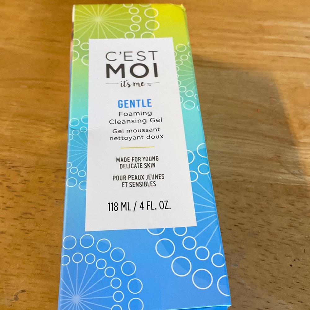 C’est Moi Foaming Cleansing Gel